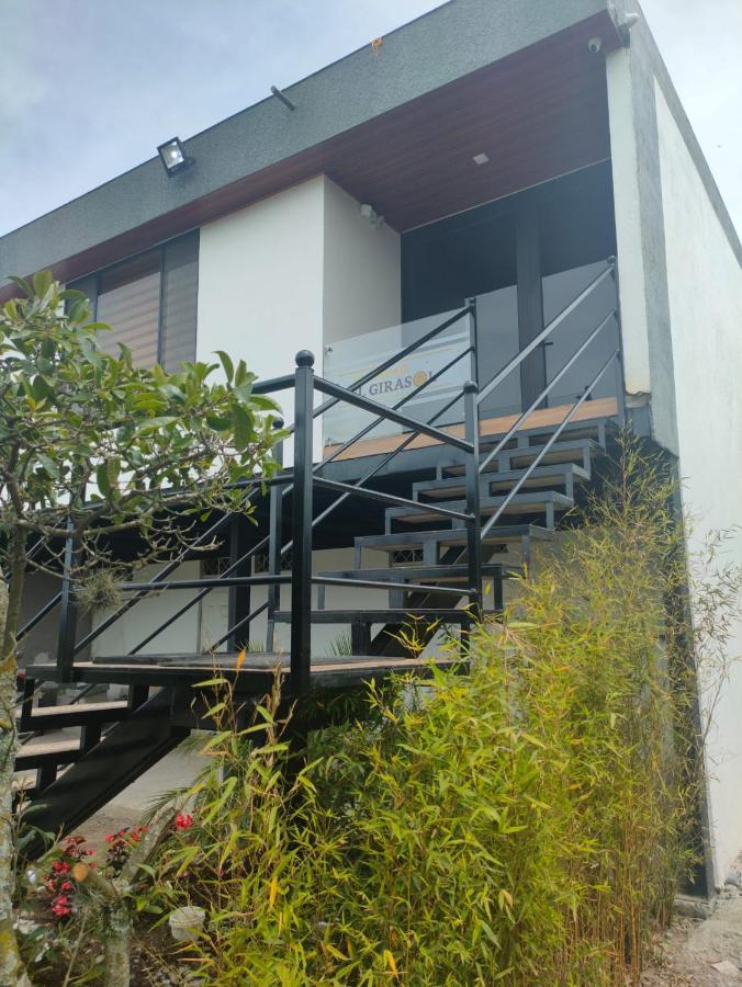 Hospedaje El Girasol Tababela Quito Esterno foto