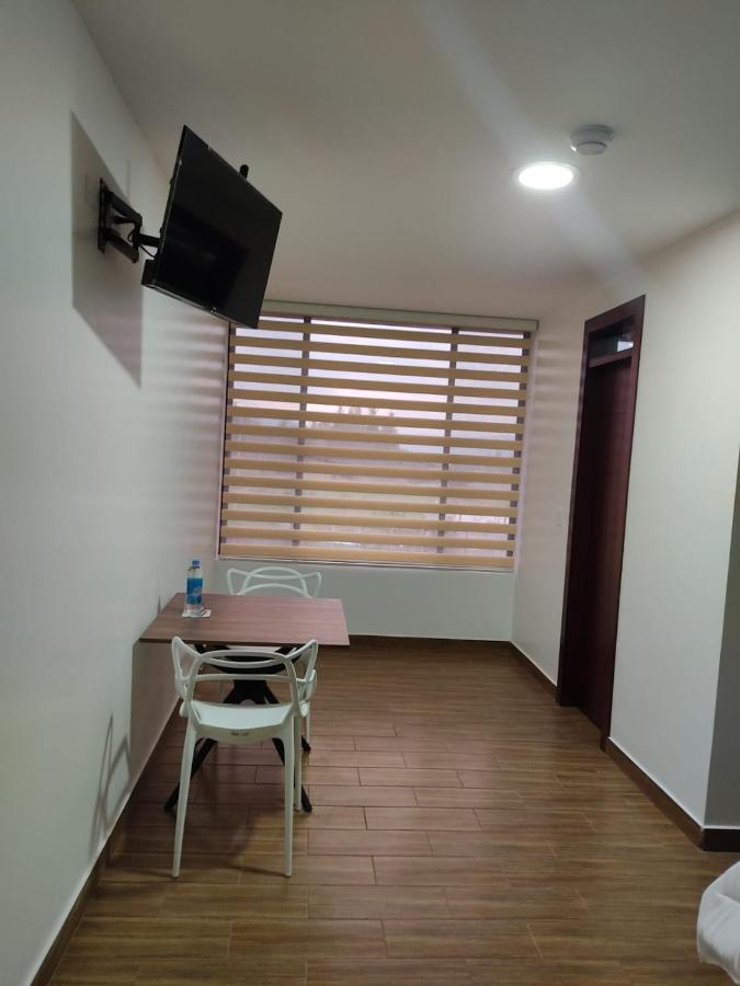 Hospedaje El Girasol Tababela Quito Esterno foto